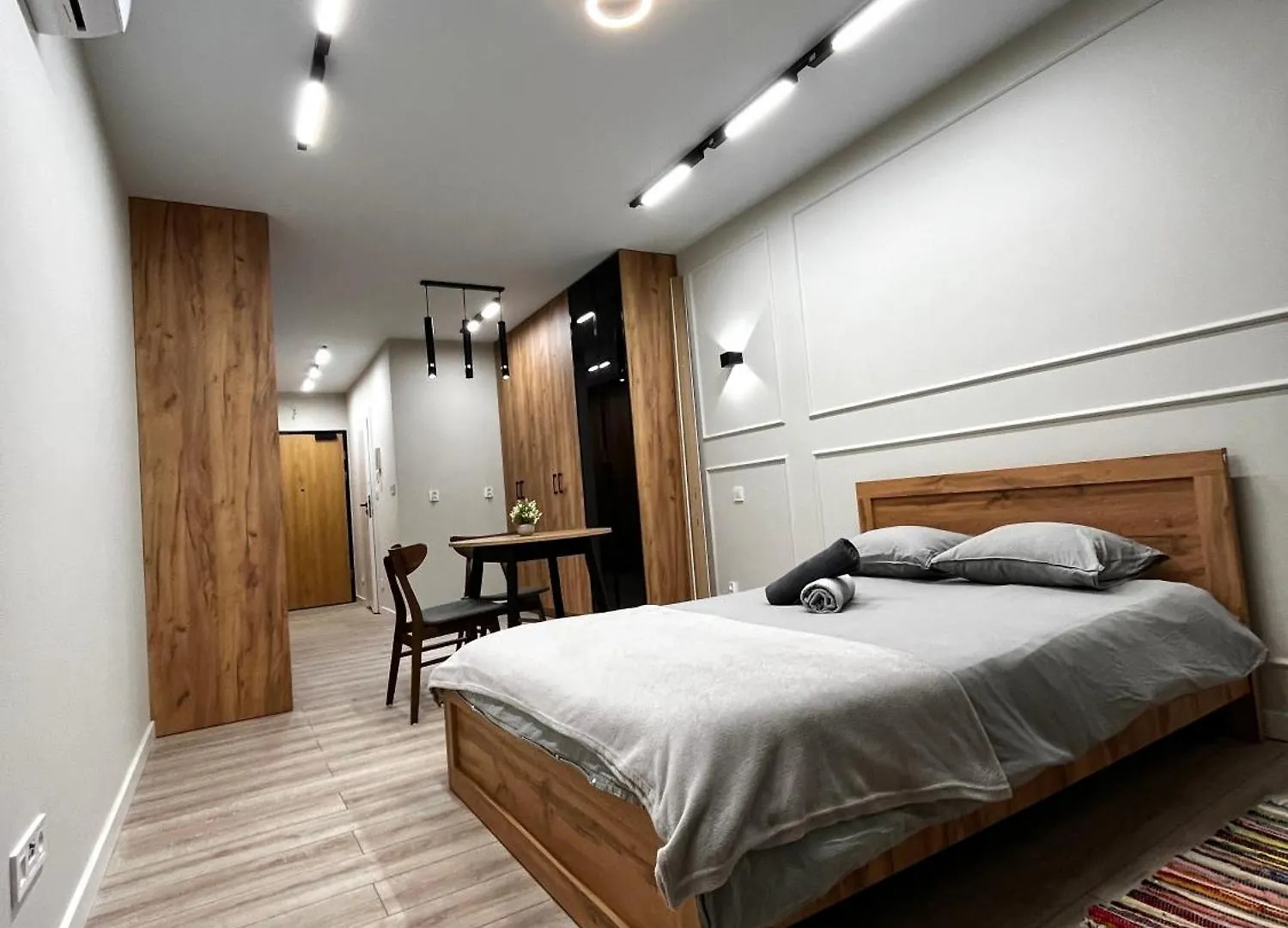 Kalwaryjska Street Apartment contacts